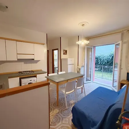 Welcoming For Five Guests In Rosolina Daire